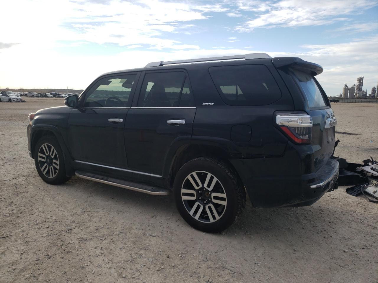 2022 Toyota 4Runner - Image 2