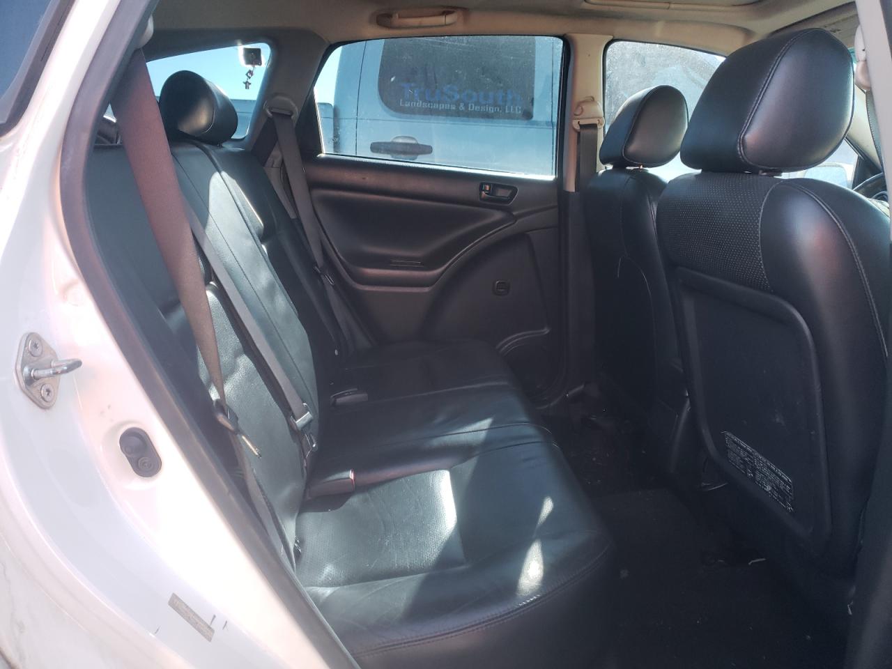 2006 Pontiac Vibe - Image 10