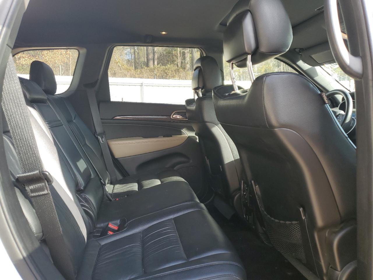 2016 Jeep Grand Cherokee - Image 12