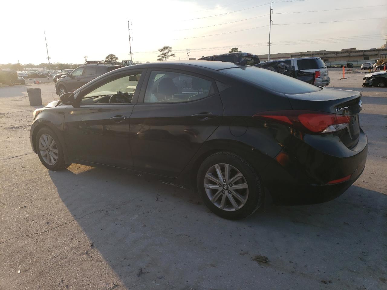2016 Hyundai Elantra - Image 2