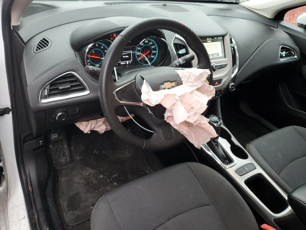 2018 Chevrolet Cruze - Image 8