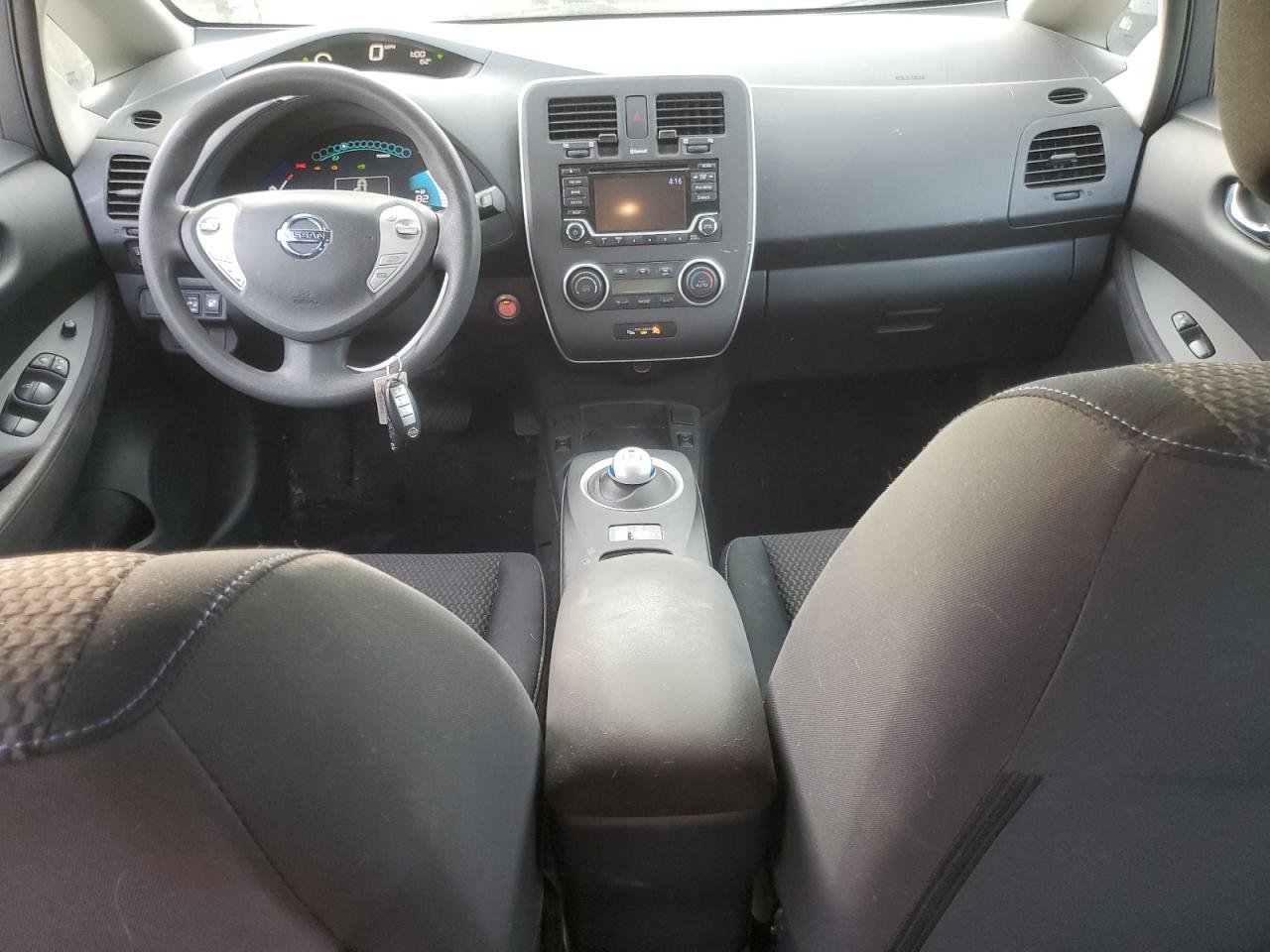 2017 Nissan Leaf - Image 8