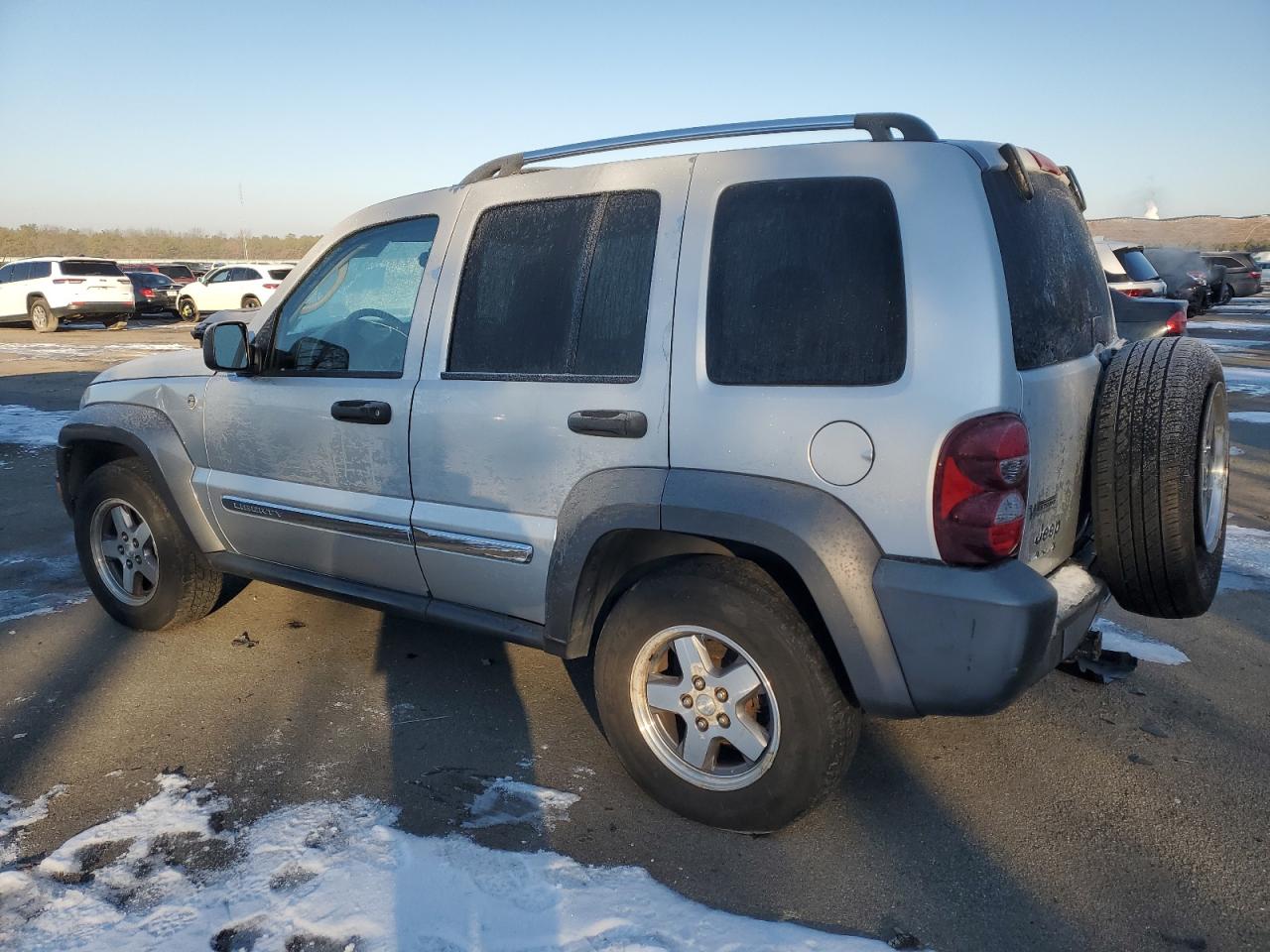 2006 Jeep Liberty (North America) - Image 2