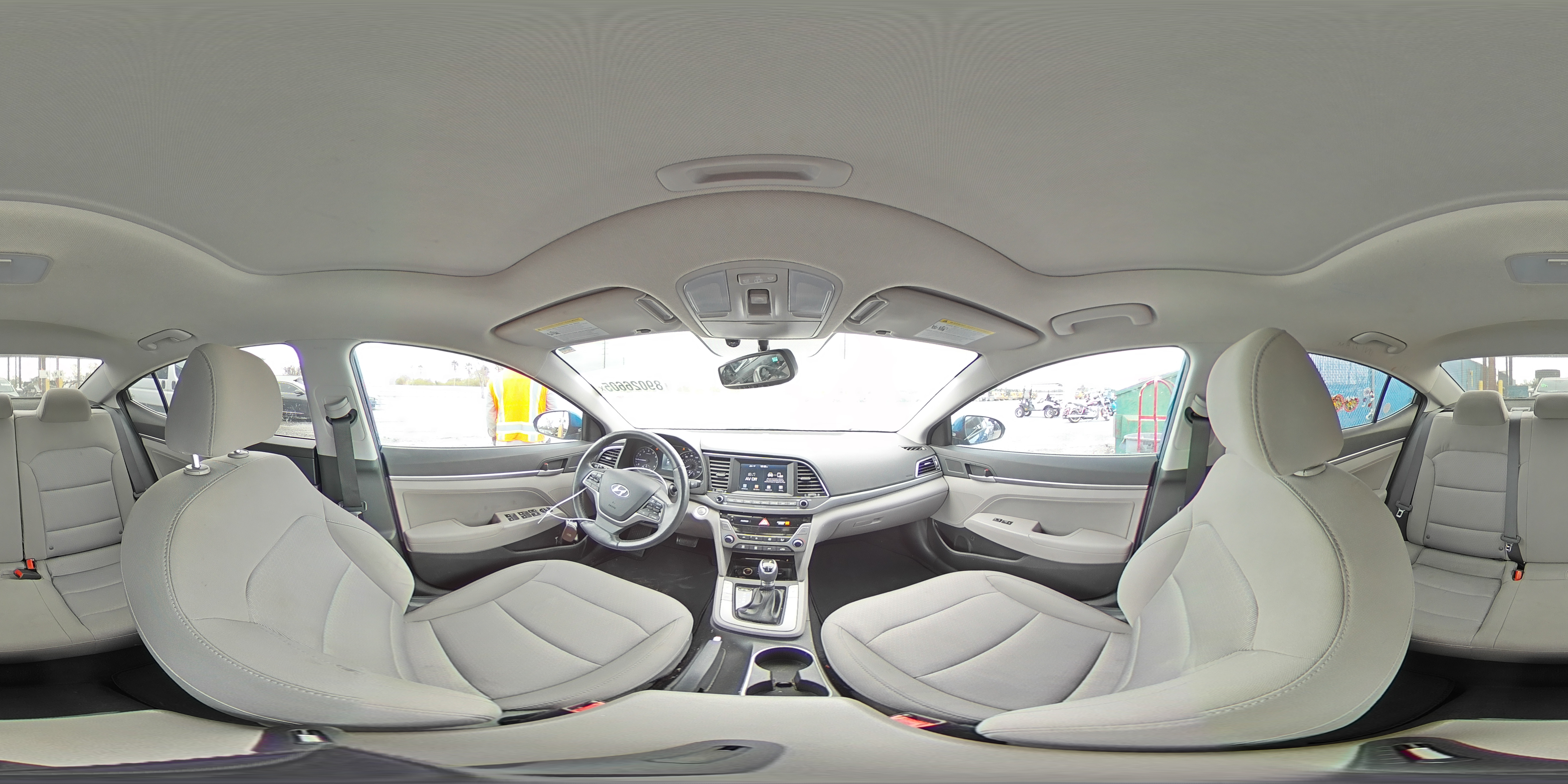2018 Hyundai Elantra - Image 15