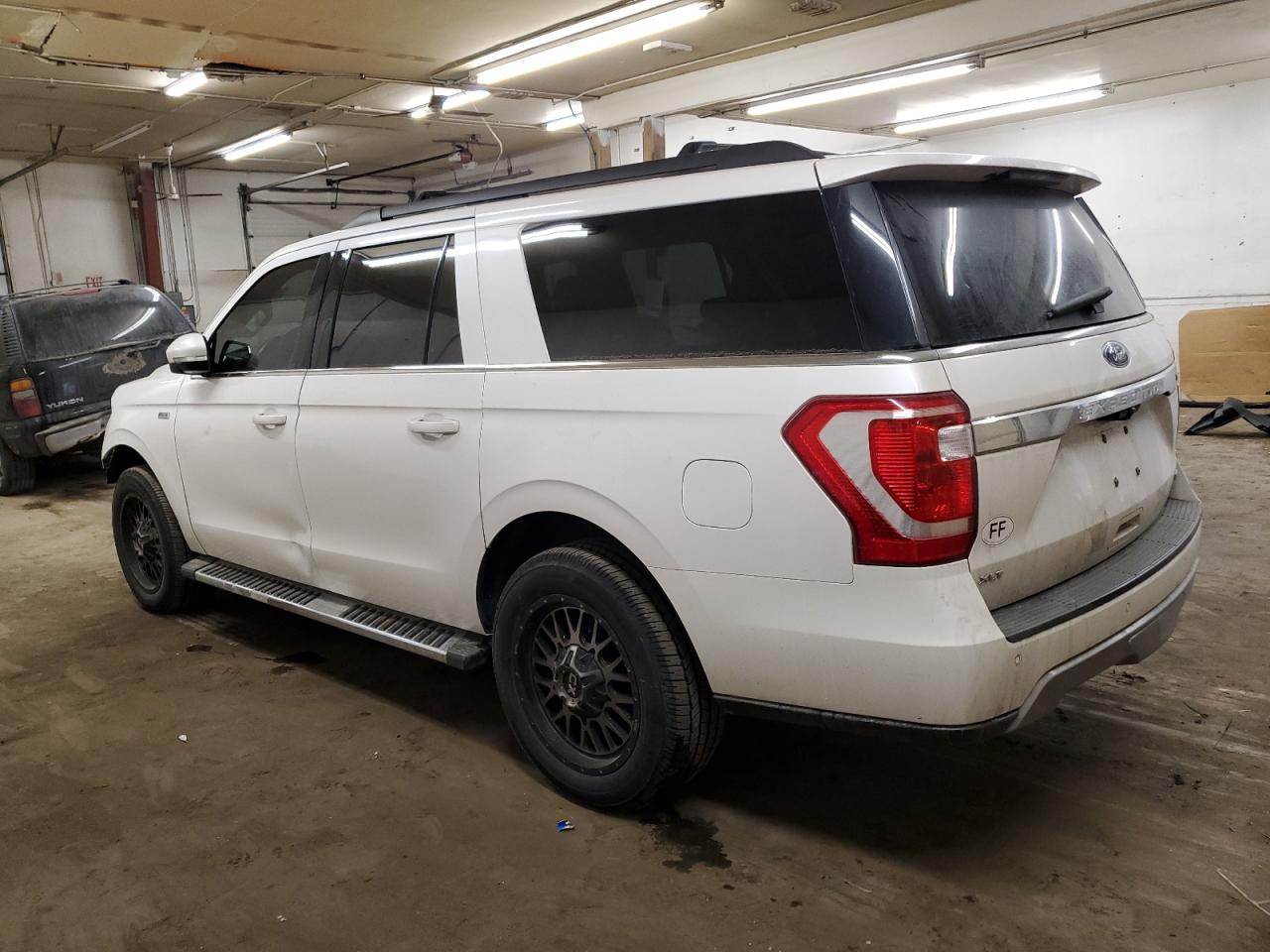 2018 Ford Expedition - Image 2