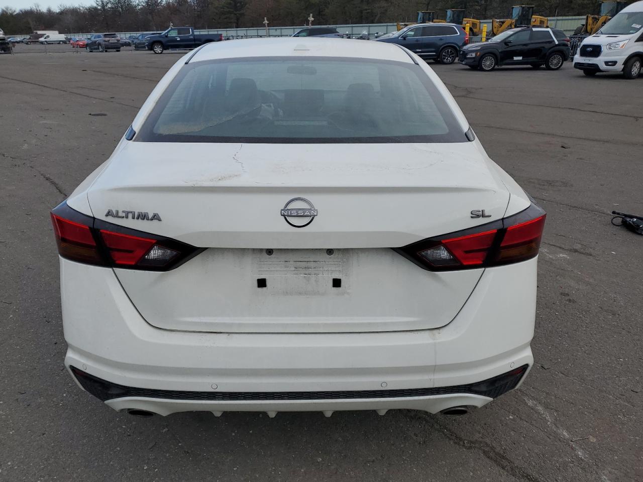 2024 Nissan Altima - Image 6