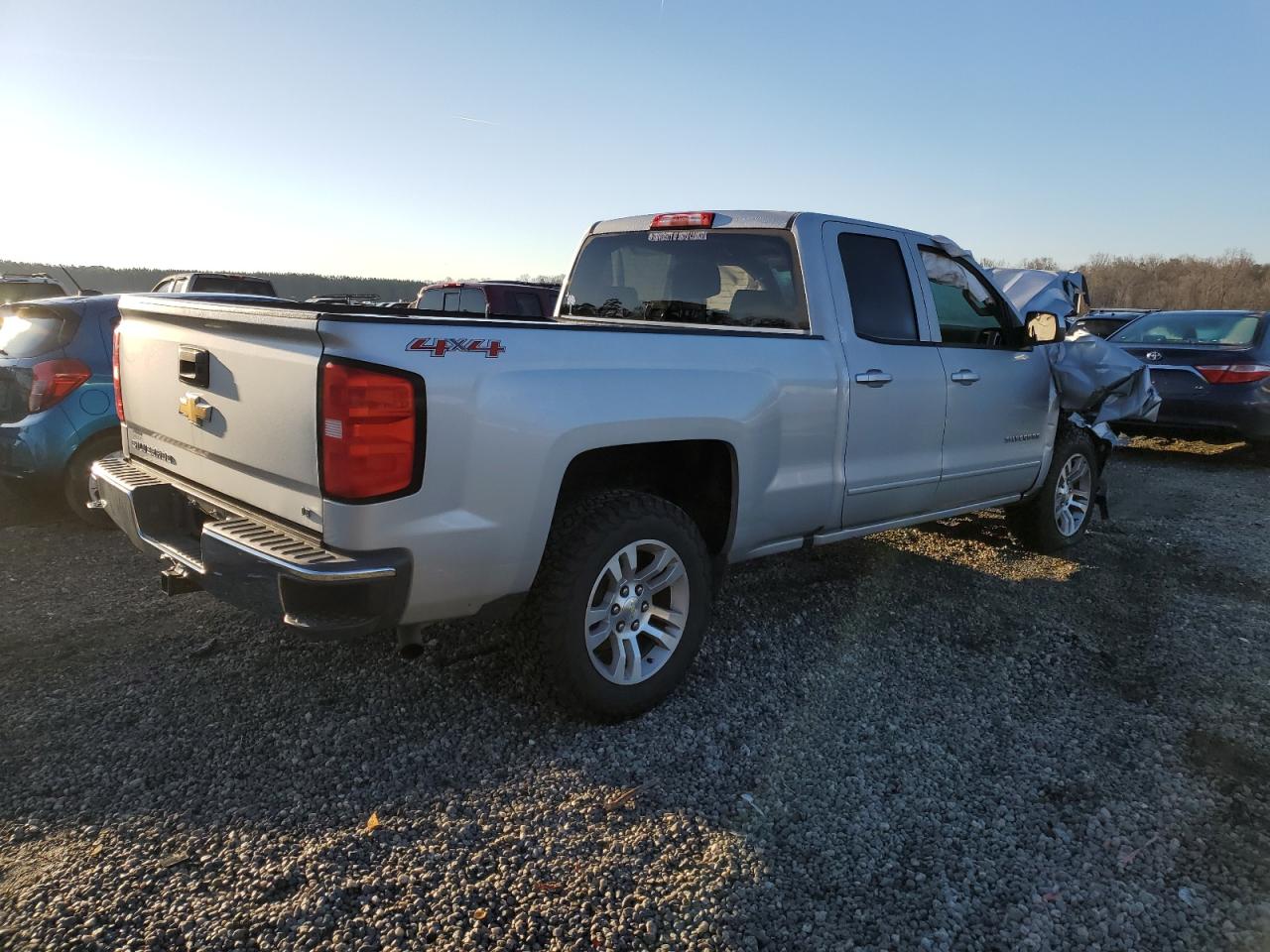 2016 Chevrolet Silverado - Image 3
