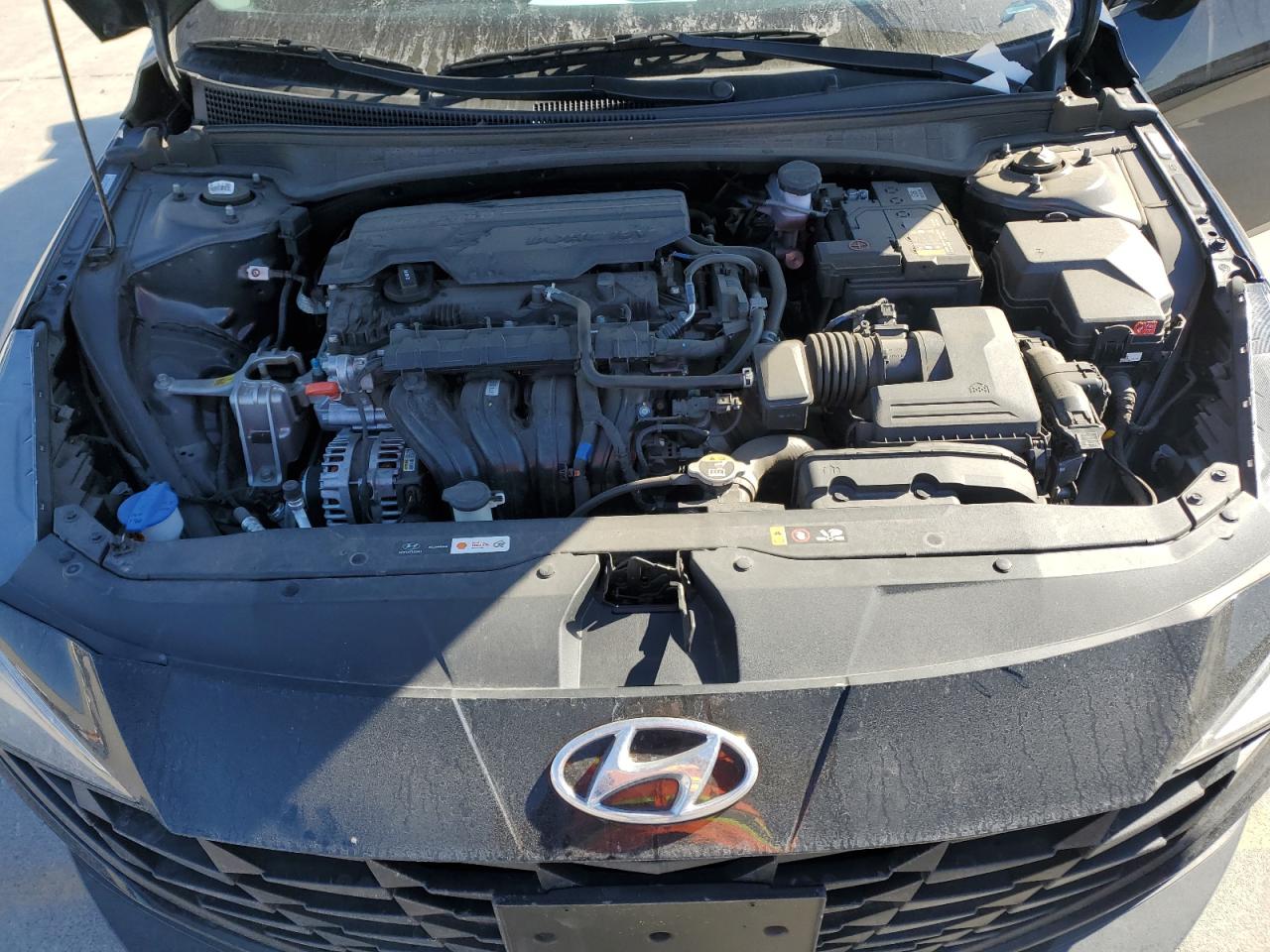 2022 Hyundai Elantra - Image 11