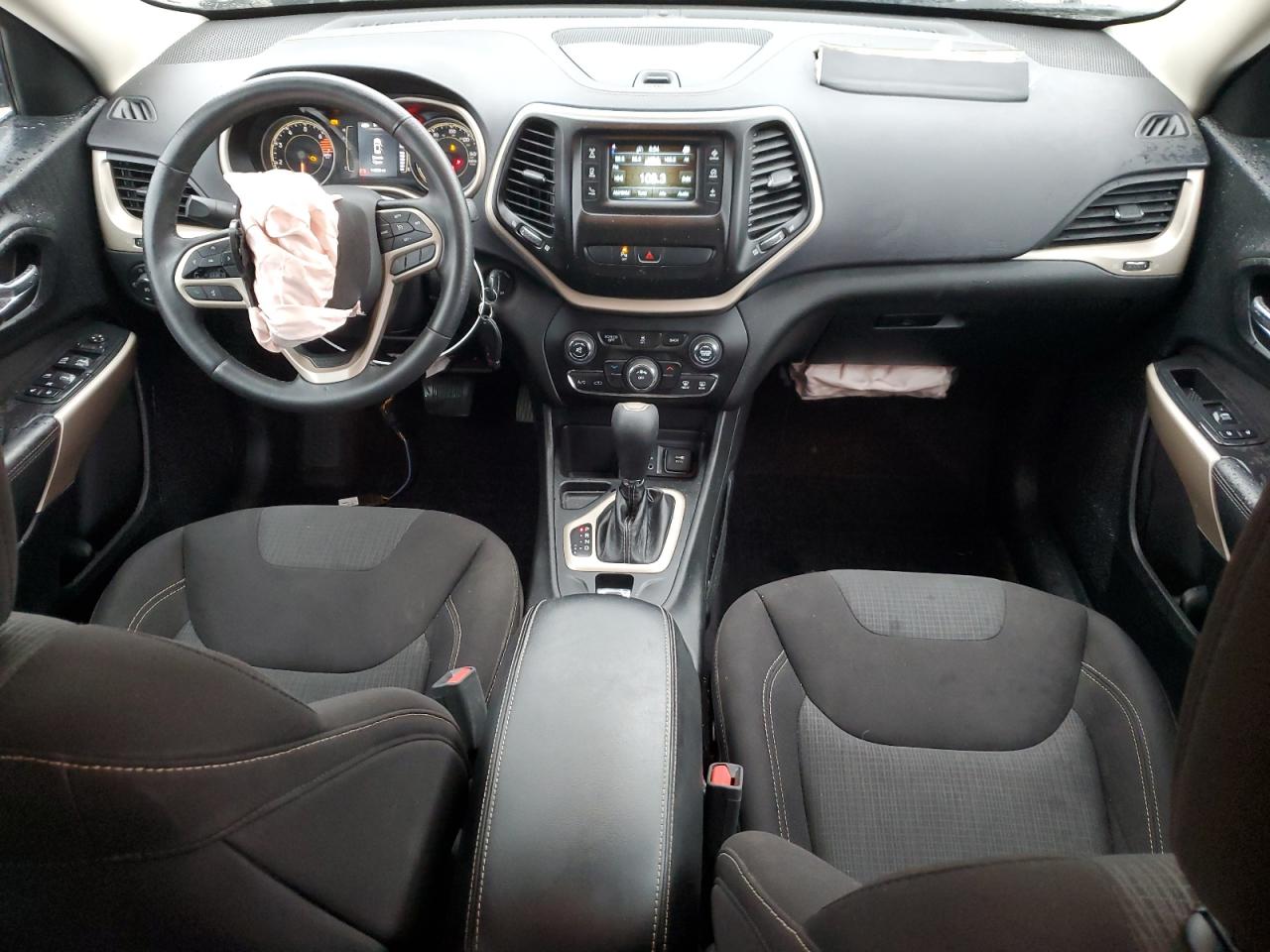 2017 Jeep Grand Cherokee - Image 8