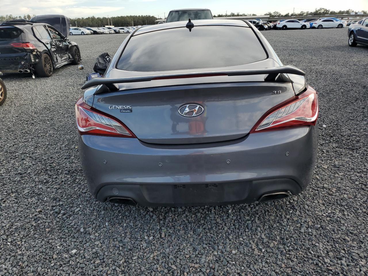 2015 Hyundai Genesis - Image 6
