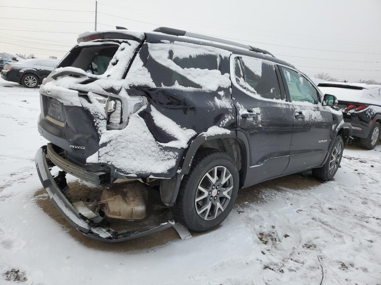 2022 GMC Acadia - Image 3