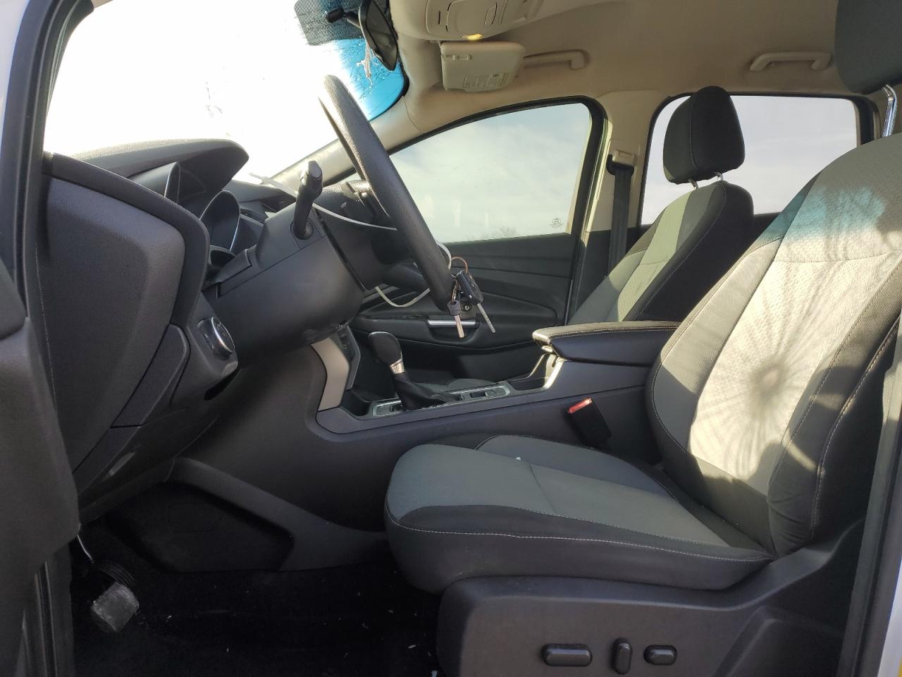 1fmcu9gd7hua08000 1FMCU9GD7HUA08000 2017 Ford Escape Se