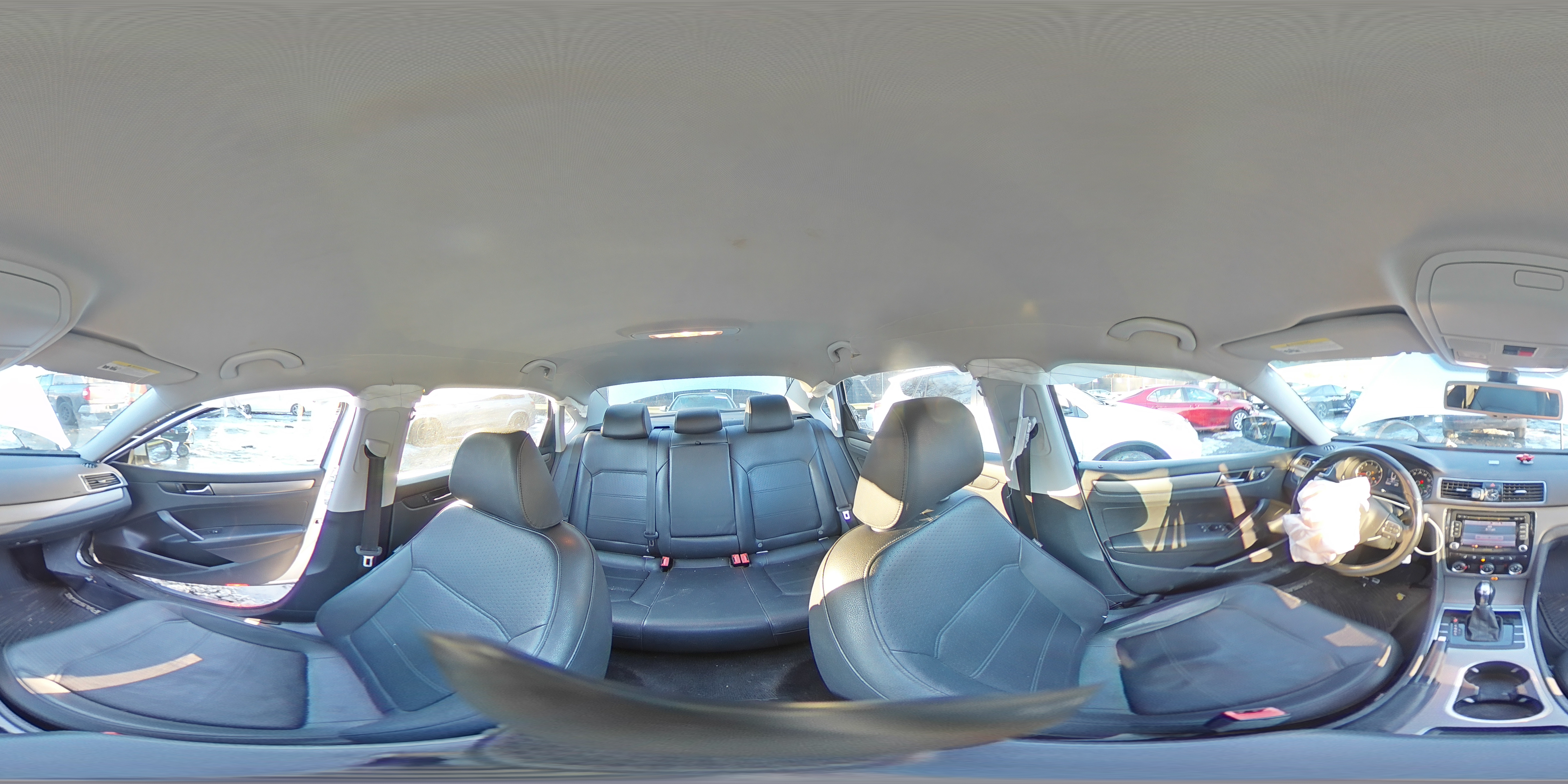 2014 Volkswagen Passat - Image 13
