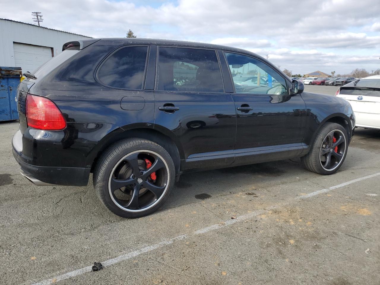 2005 Porsche Cayenne - Image 3