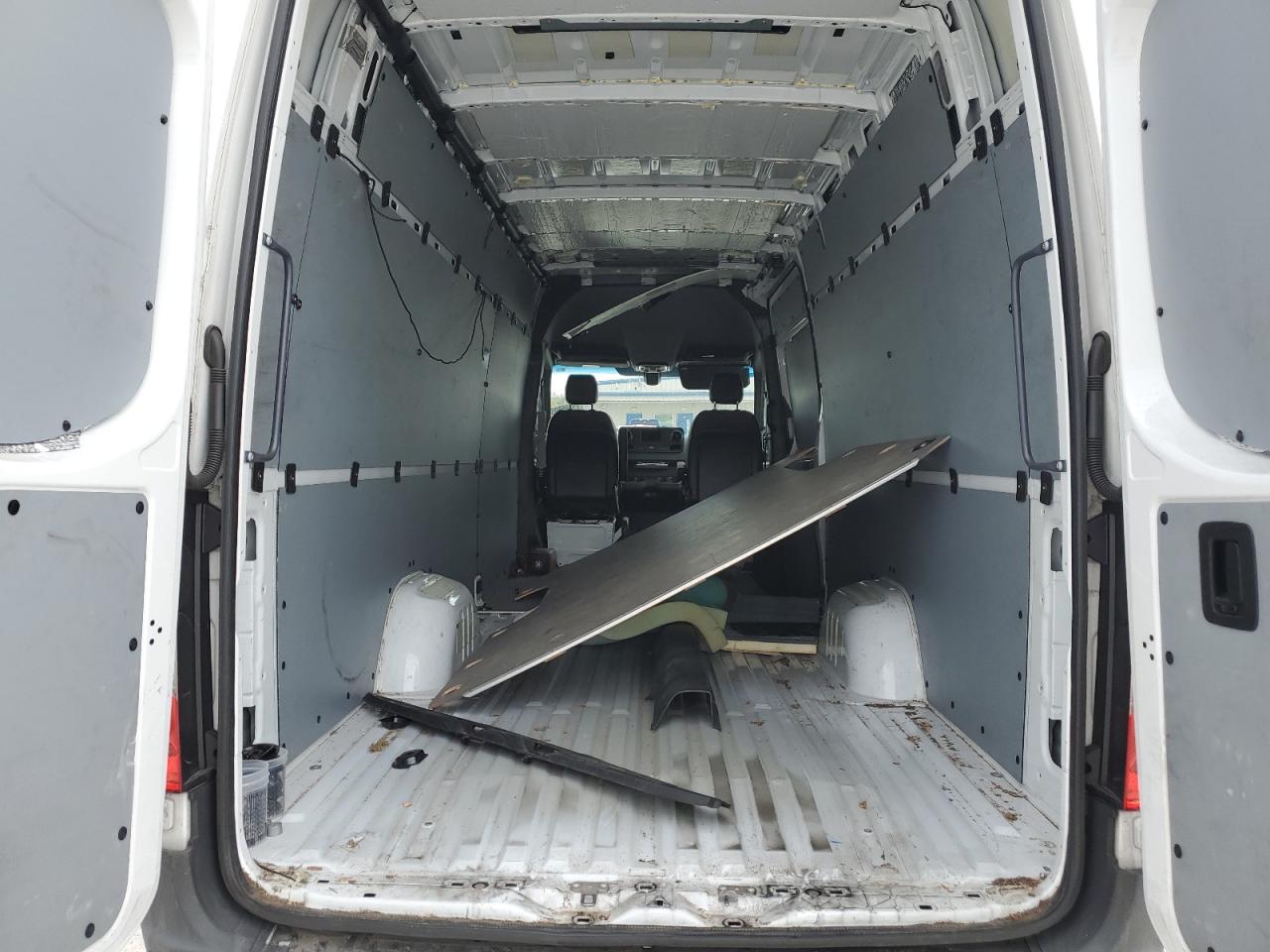 2023 Mercedes-Benz Sprinter - Image 10