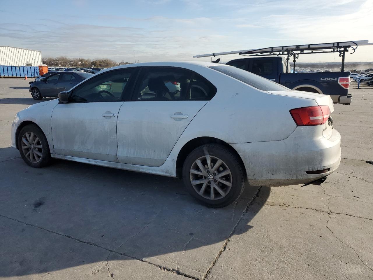 2015 Volkswagen Jetta - Image 2