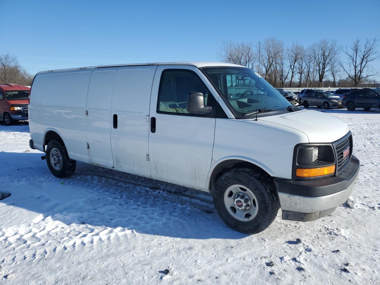 2017 GMC Savana - Image 4