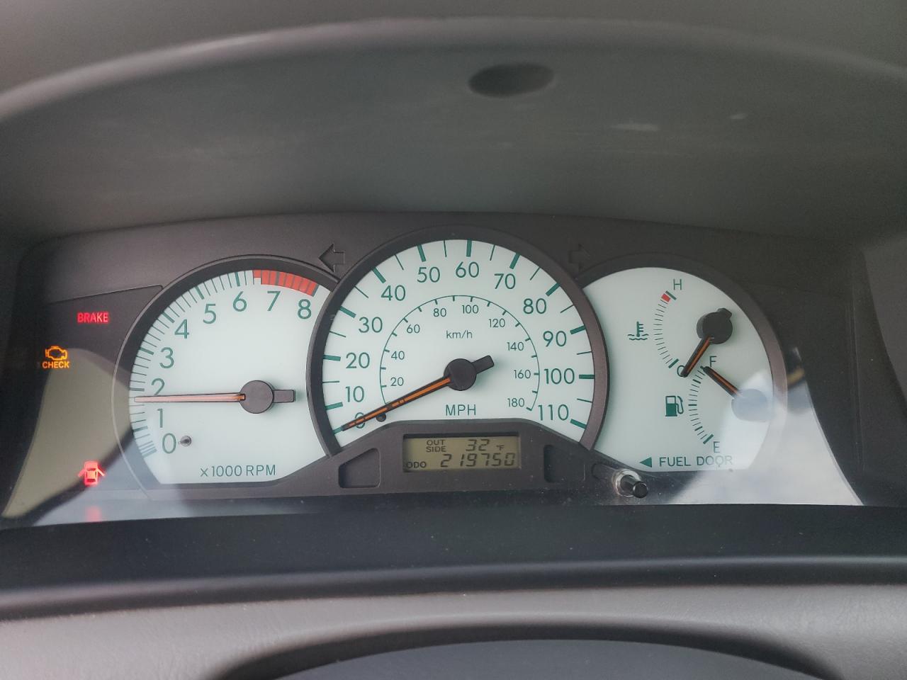 2004 Toyota Corolla - Image 9
