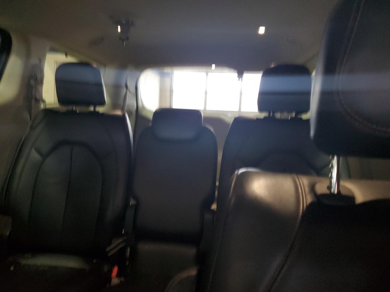 2019 Chrysler Pacifica - Image 10