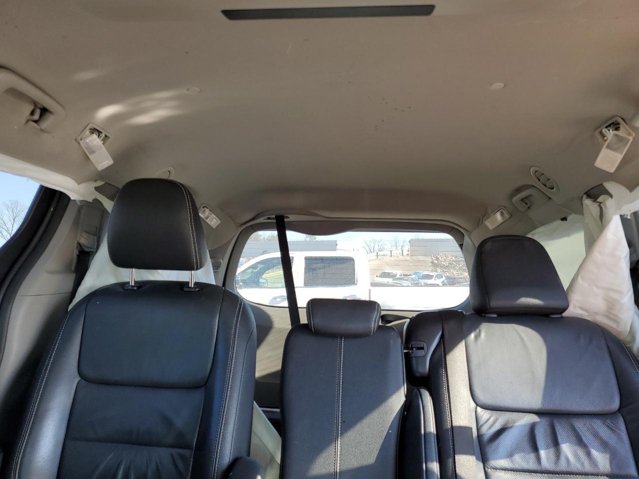 2017 Toyota Sienna - Image 10
