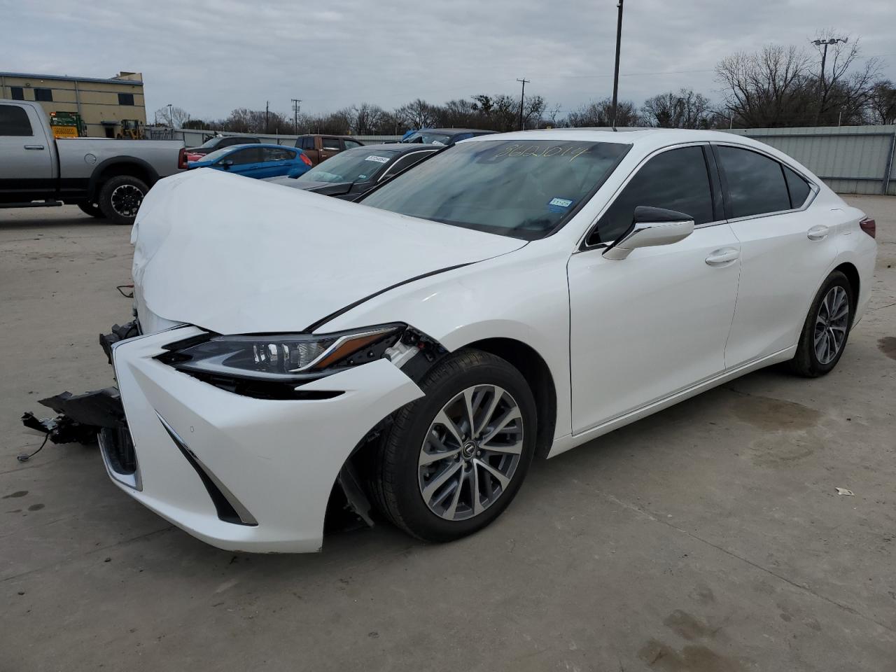 2022 LEXUS ES350