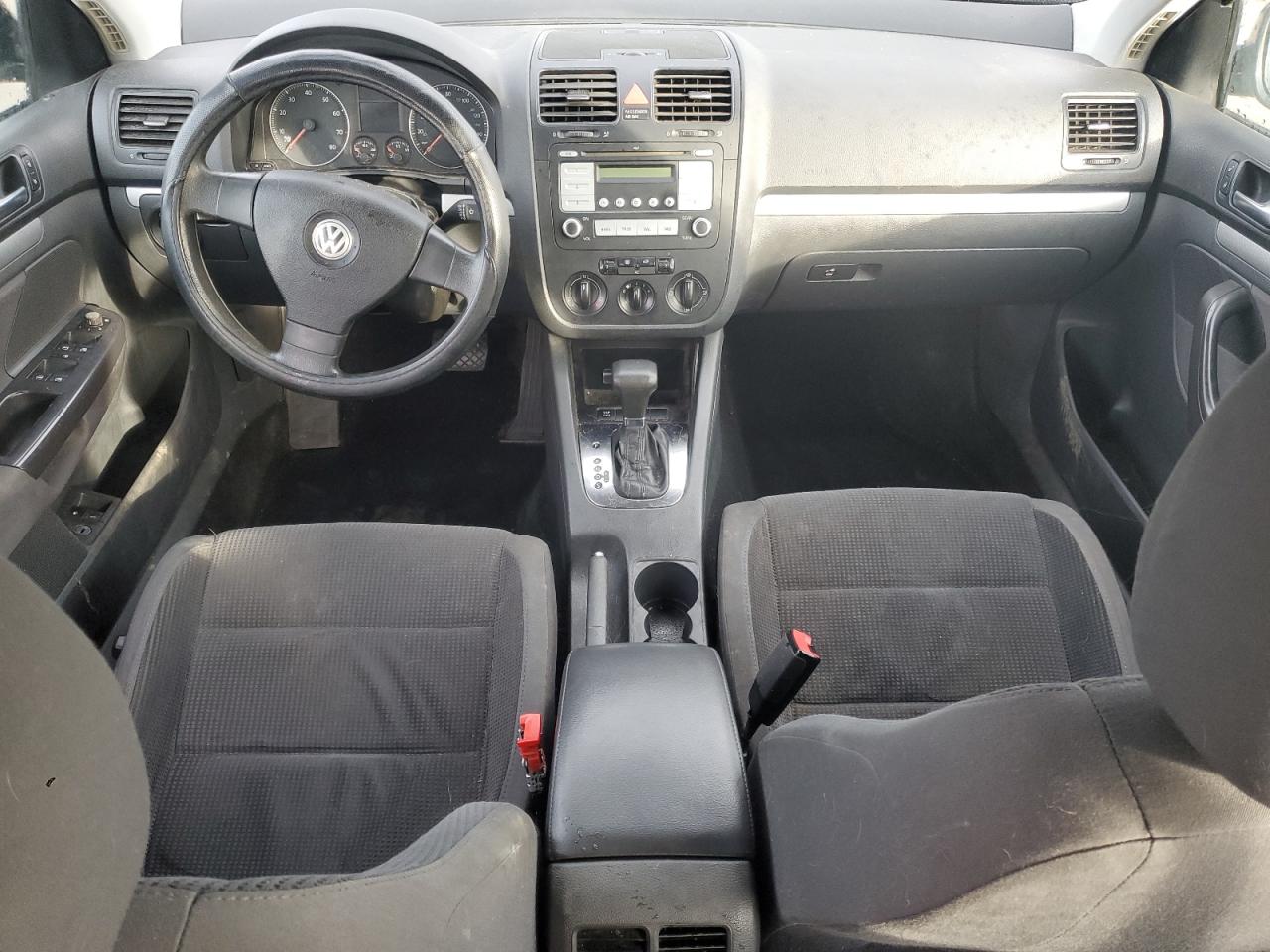 2009 Volkswagen Jetta - Image 8