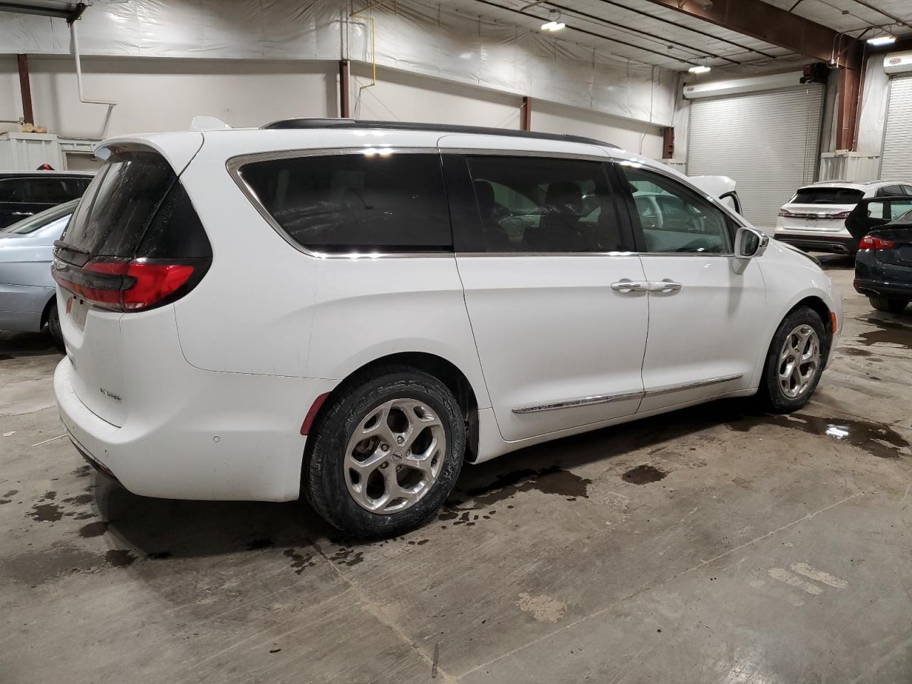 2022 Chrysler Pacifica - Image 3