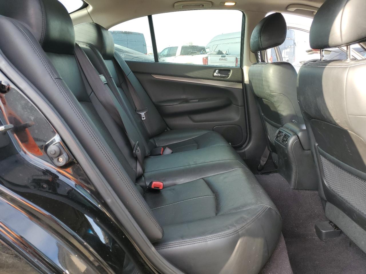 2011 Infiniti G - Image 10