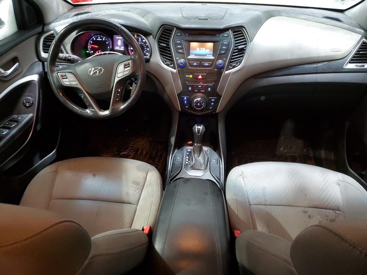 2014 Hyundai Santa Fe - Image 8
