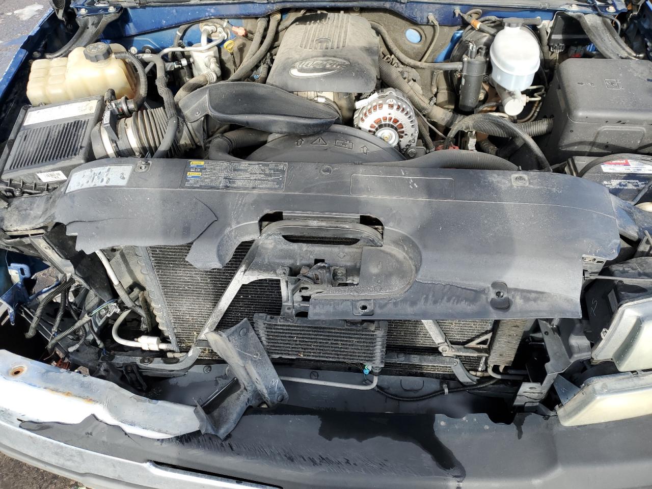 2004 Chevrolet Silverado - Image 11