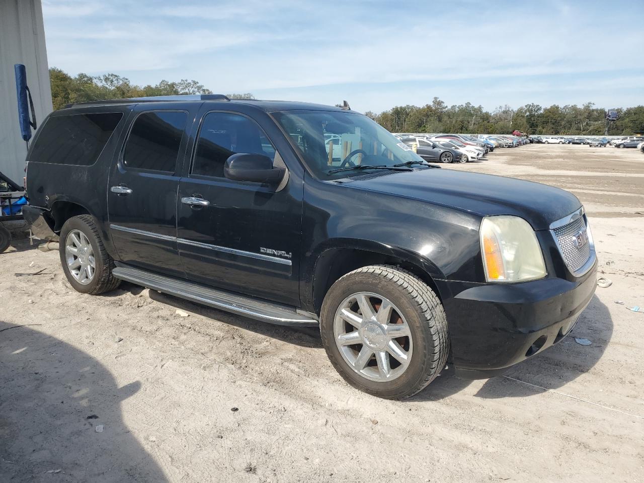 2011 GMC Yukon - Image 4