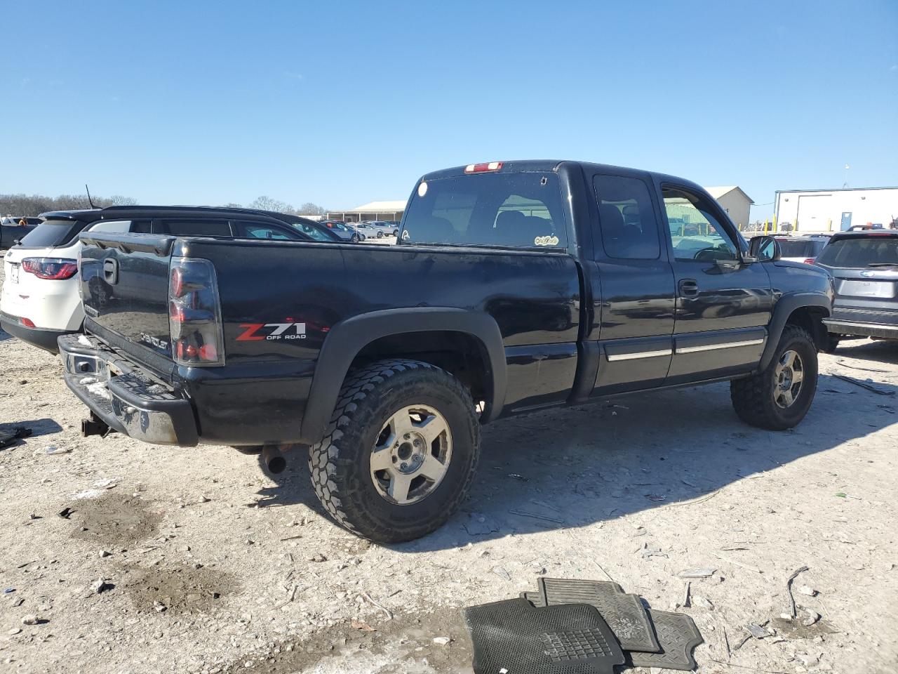 2004 Chevrolet Silverado - Image 3