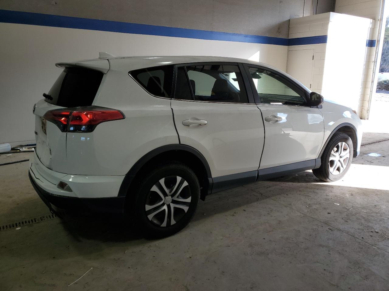 2018 Toyota RAV 4 - Image 3