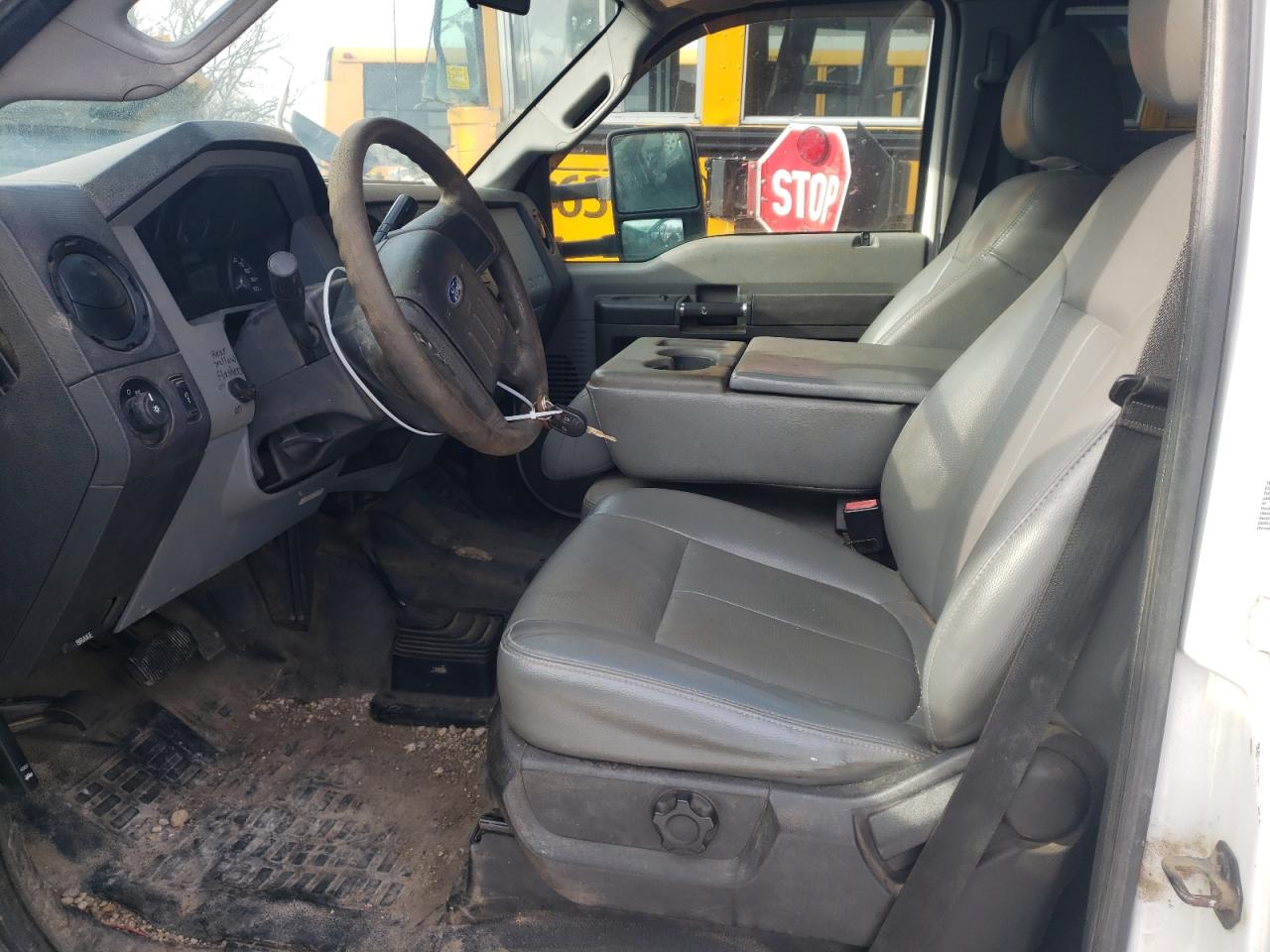 2012 Ford F450 - Image 7