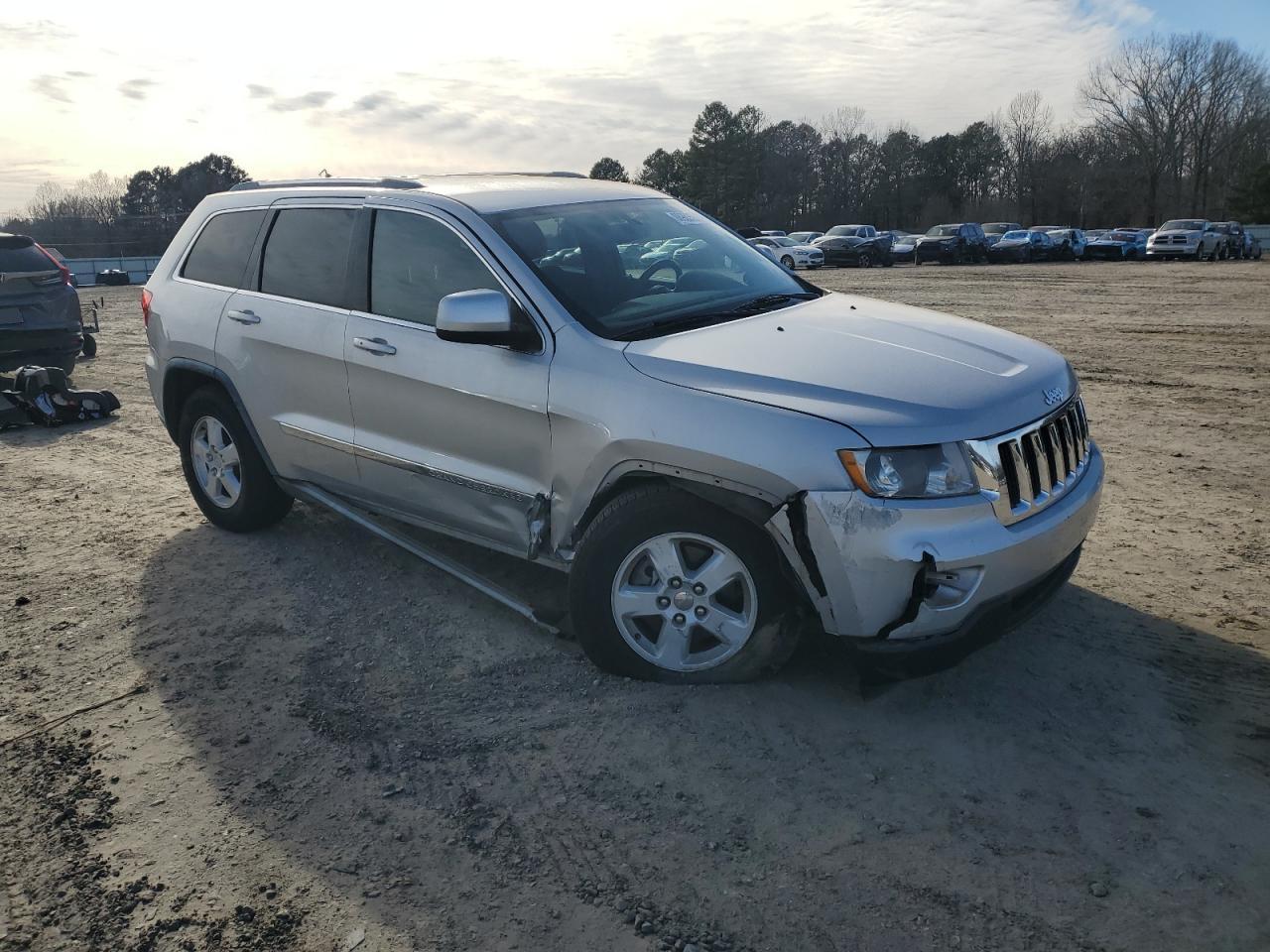 2011 Jeep Grand Cherokee - Image 4
