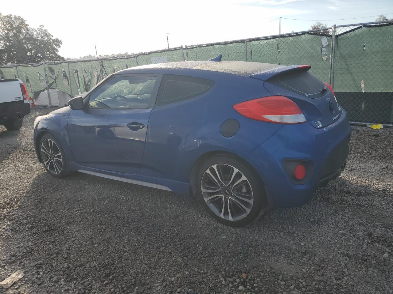 2016 Hyundai Veloster - Image 2