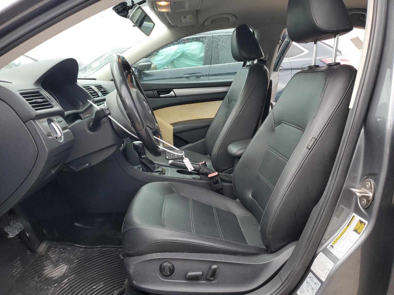 2015 Volkswagen Passat - Image 7