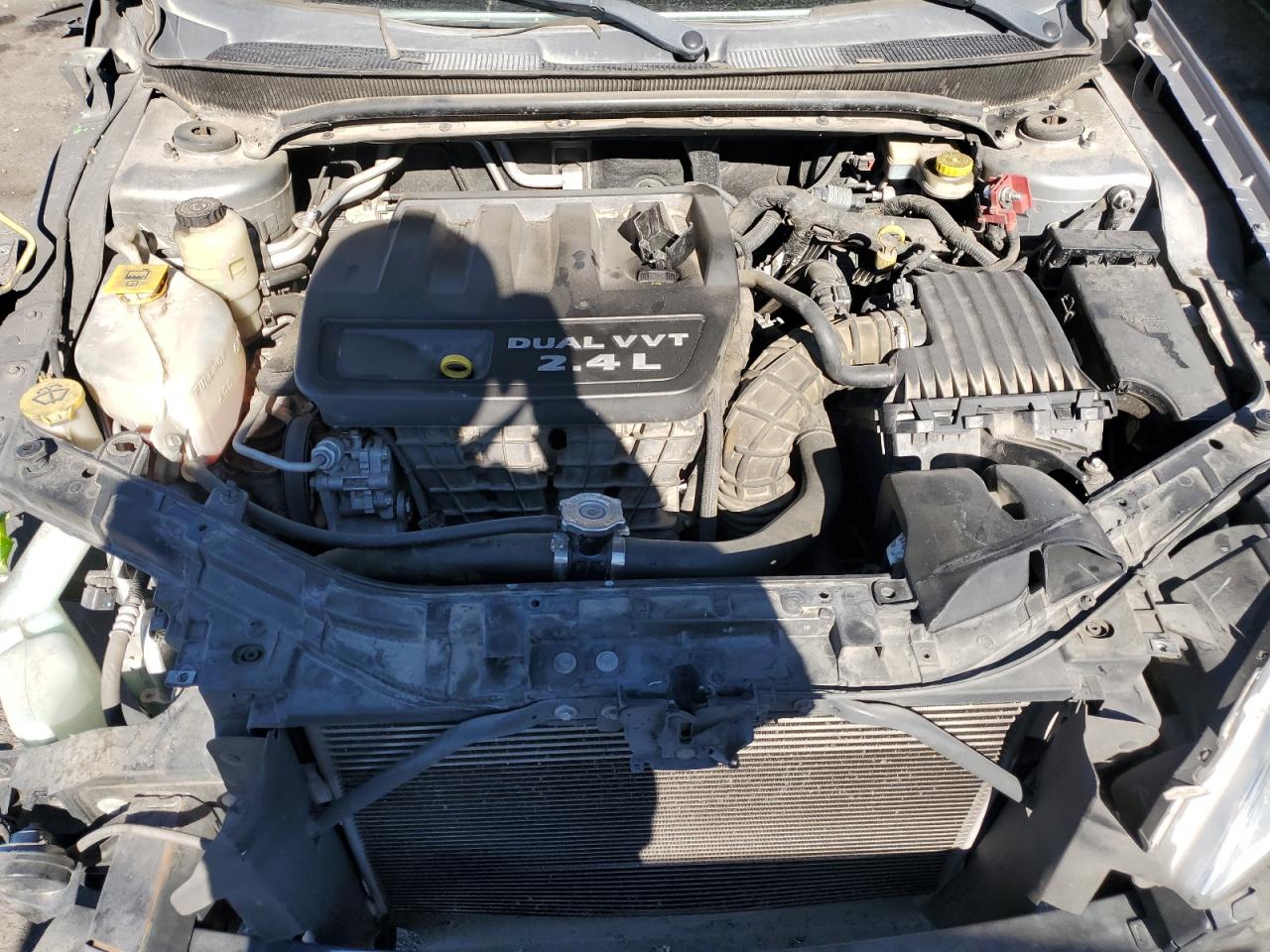 2013 Chrysler 200 - Image 11