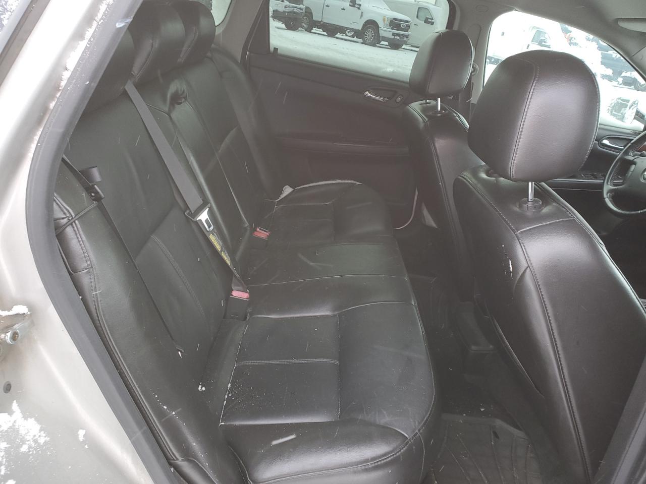 2008 Chevrolet Impala - Image 10