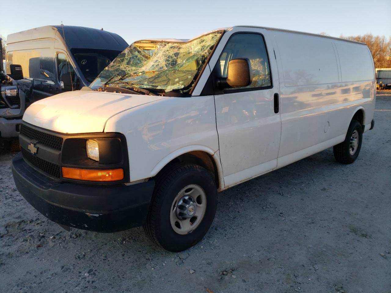 2015 Chevrolet Express - Image 1