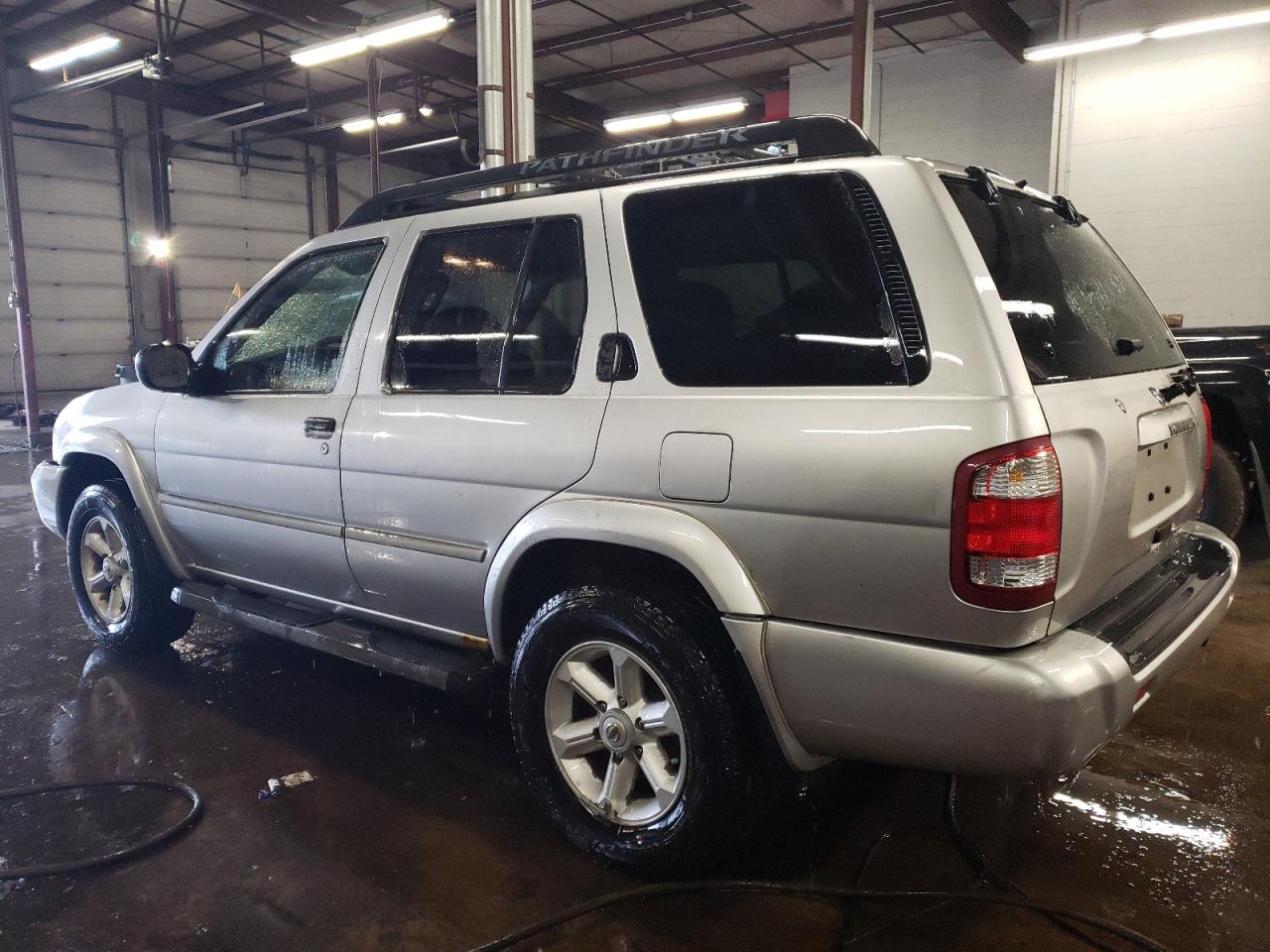 2004 Nissan Pathfinder - Image 2