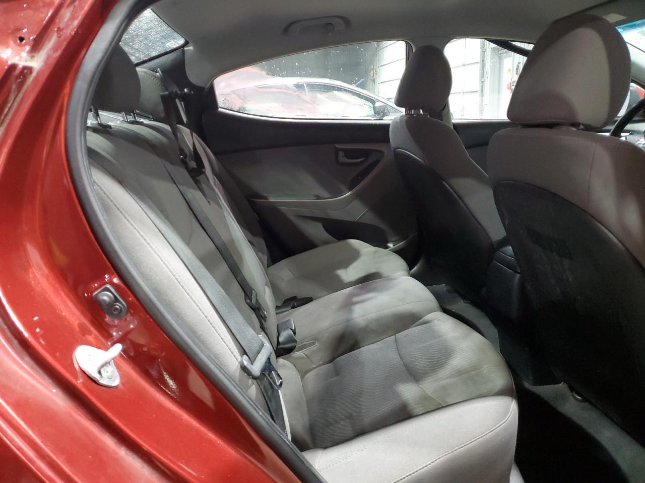 2016 Hyundai Elantra - Image 10