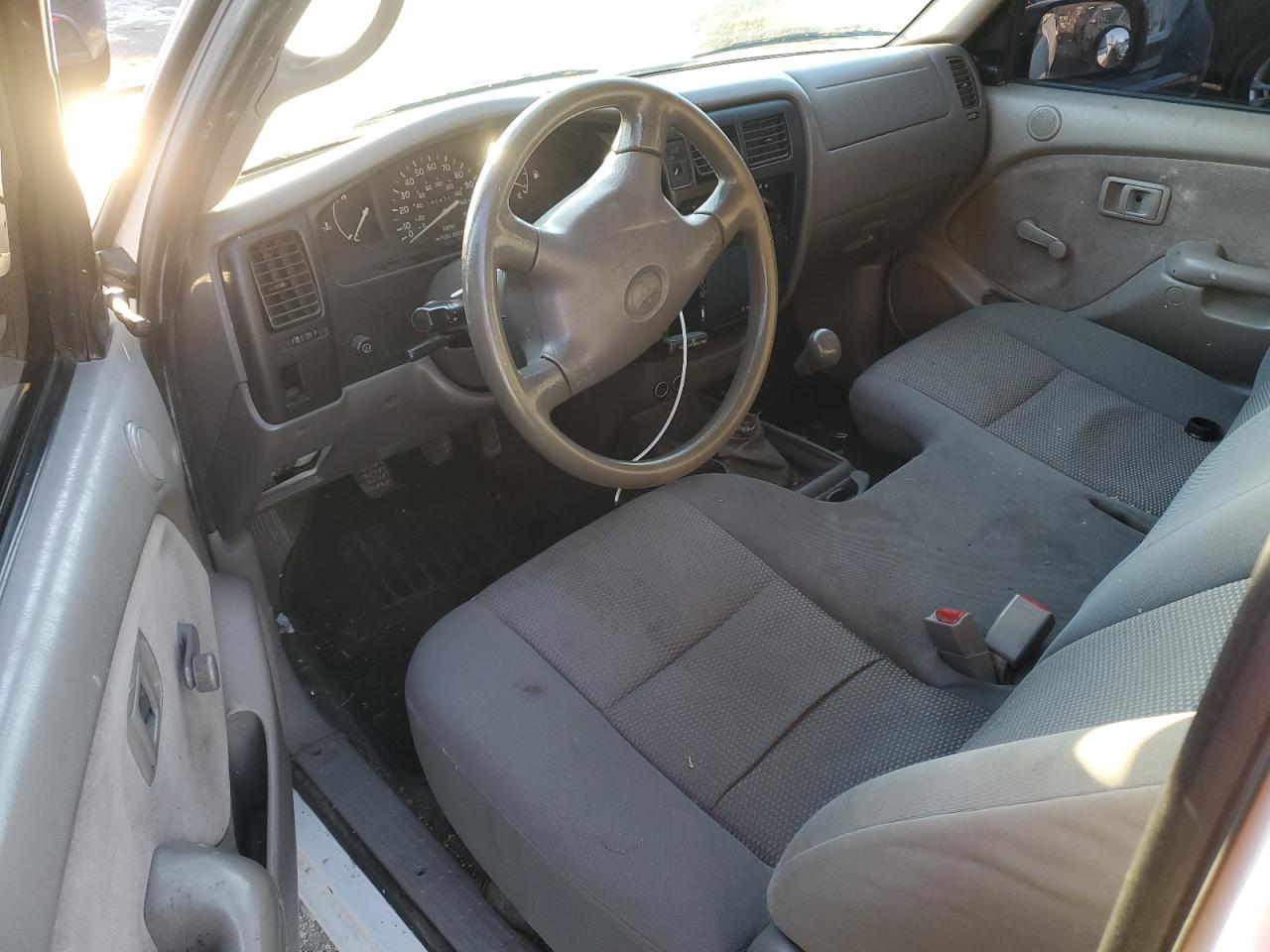2004 Toyota Tacoma - Image 8