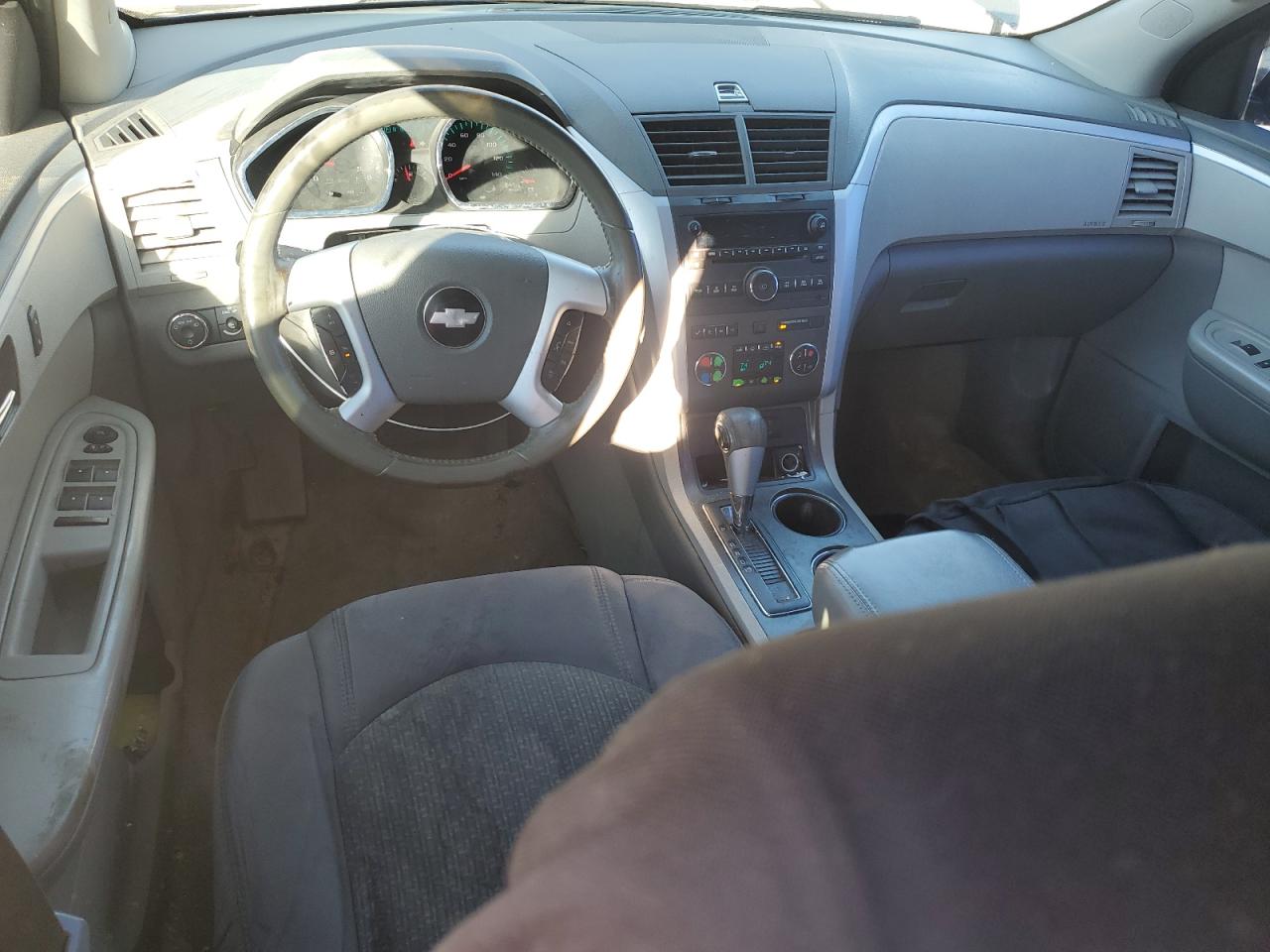 2010 Chevrolet Traverse - Image 8