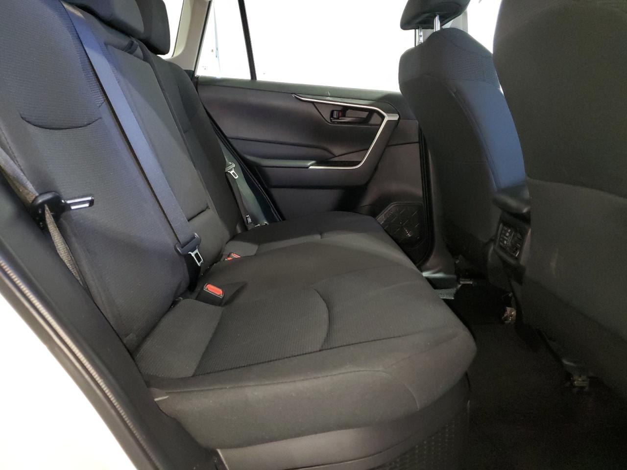 2024 Toyota RAV 4 - Image 11