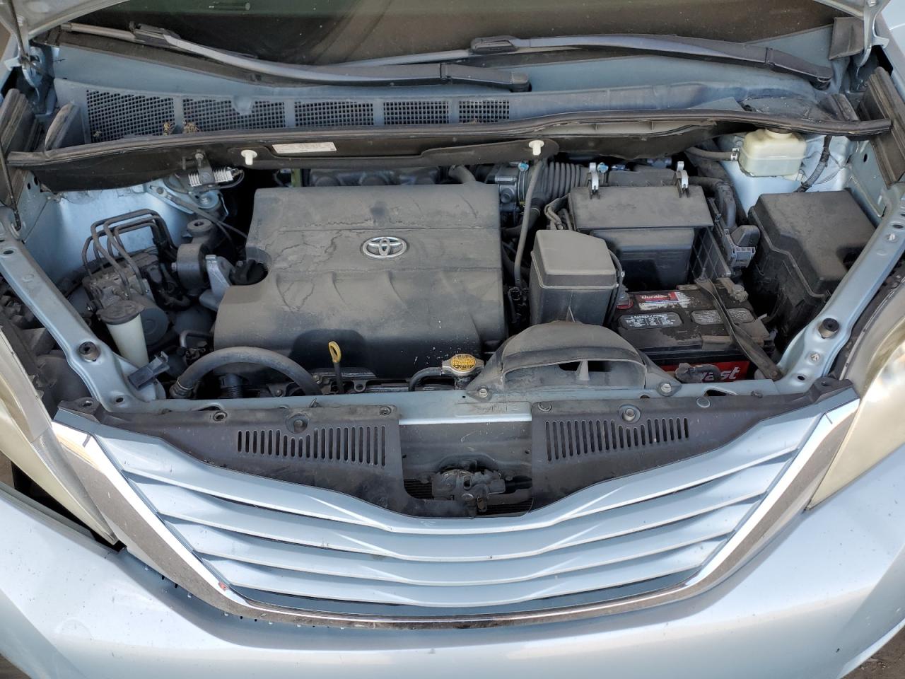 2015 Toyota Sienna - Image 12
