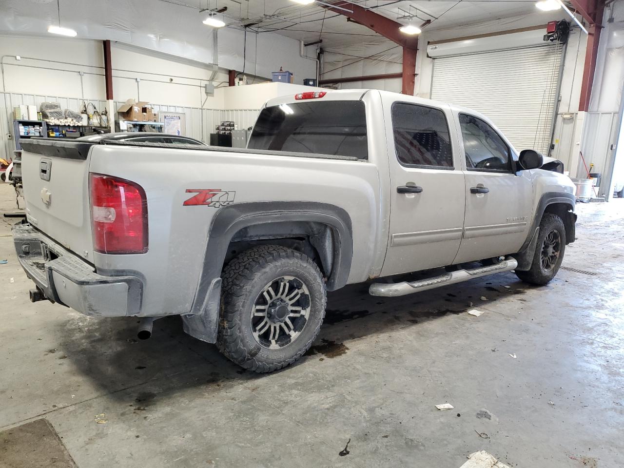 2011 Chevrolet Silverado - Image 3