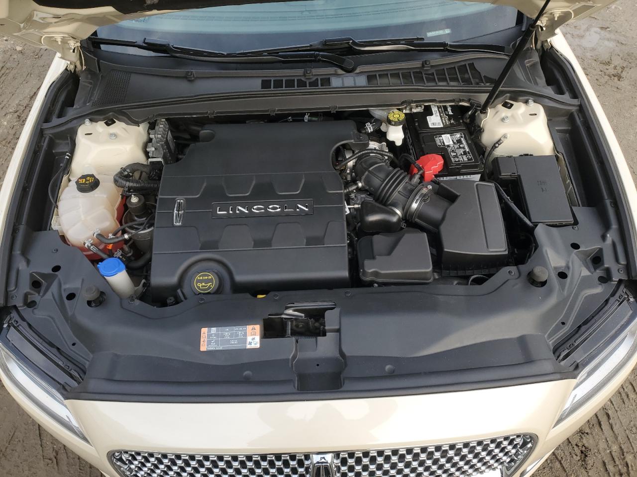 2018 Lincoln Continental - Image 11