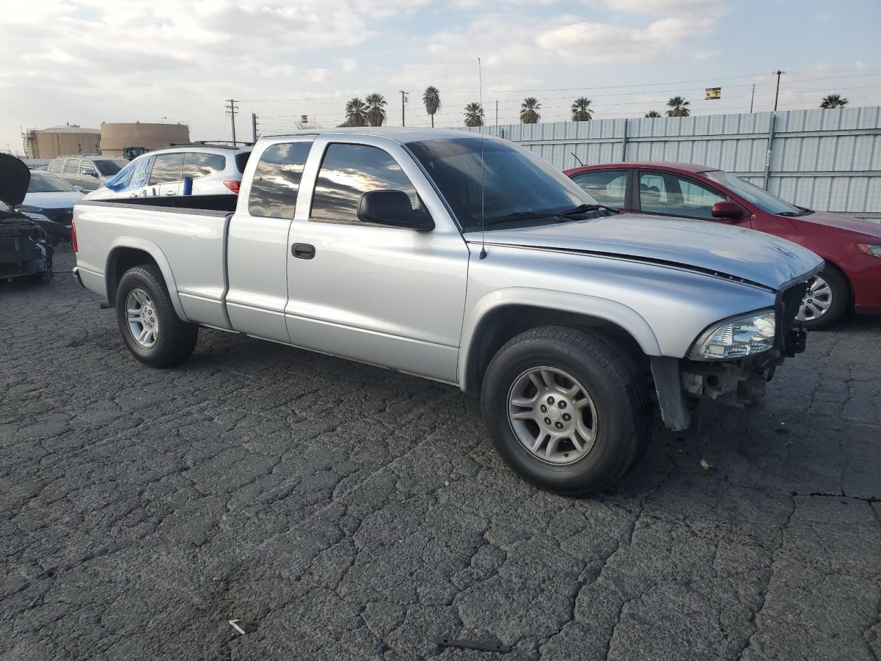 2004 Dodge Dakota - Image 4