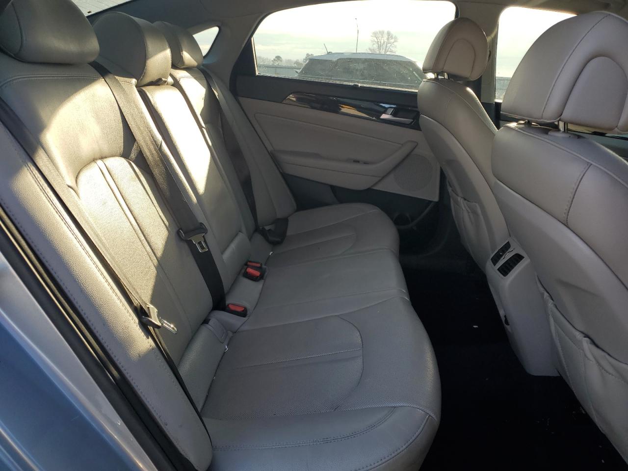 2015 Hyundai Sonata - Image 10